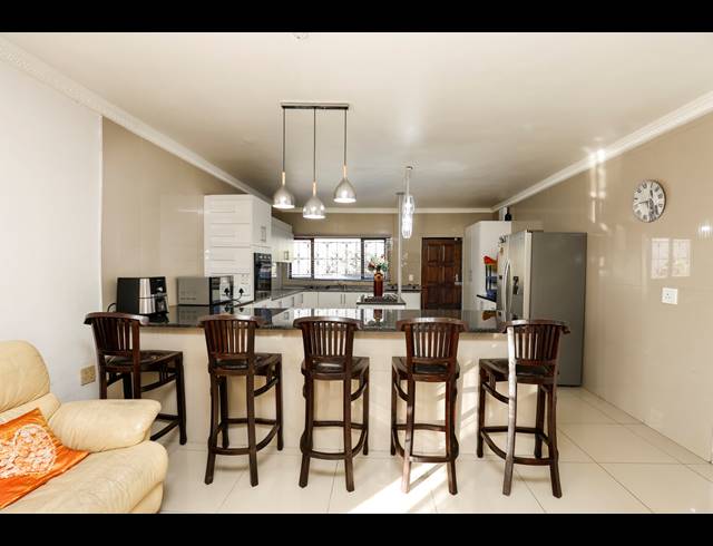 4 BEDROOM HOUSE FOR SALE IN AVOCA